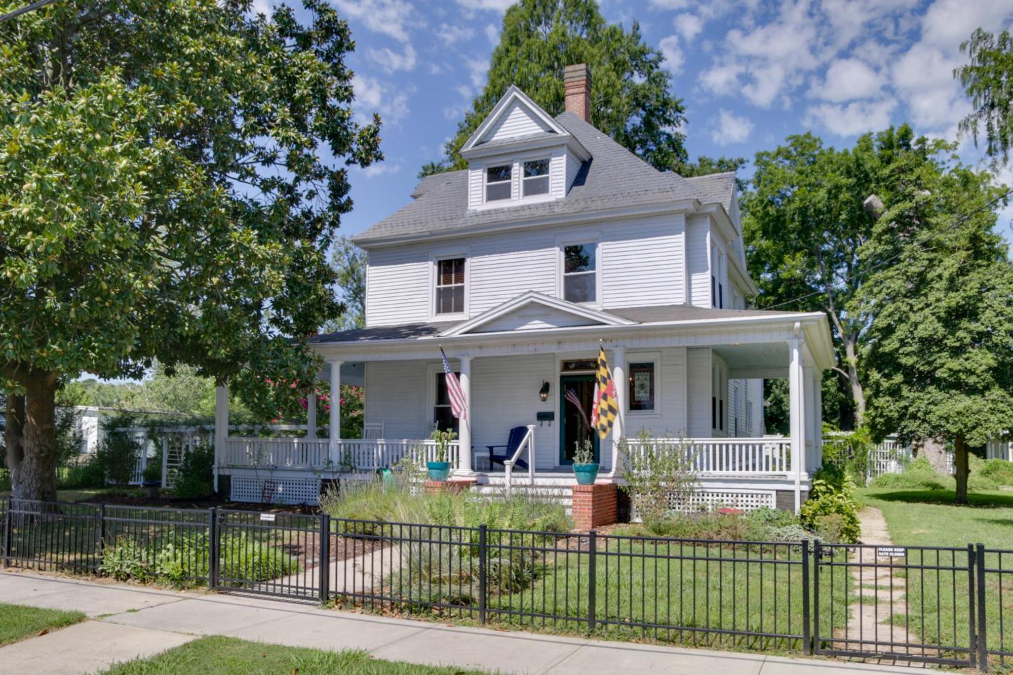 Villa 1915 Historic Cambridge Property With Fire Pit! Exterior foto